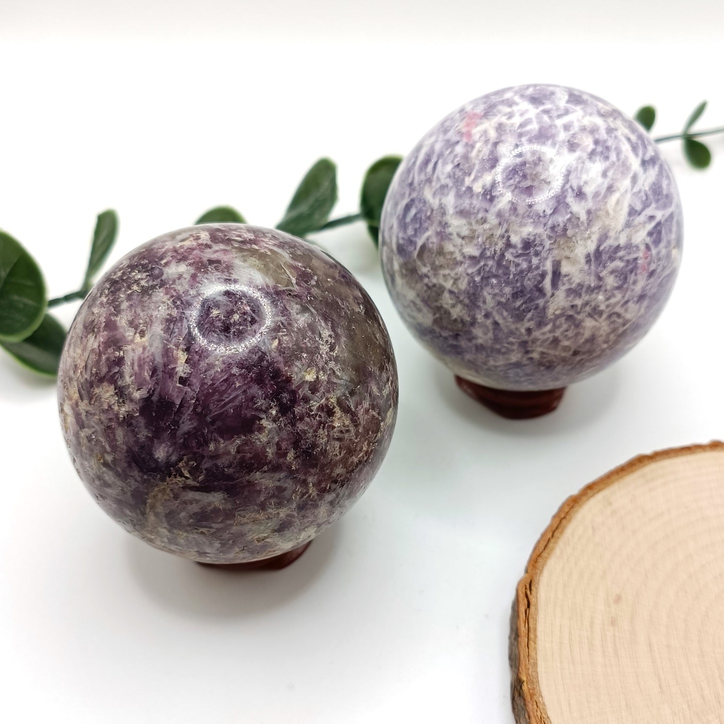 Sfera in Lepidolite