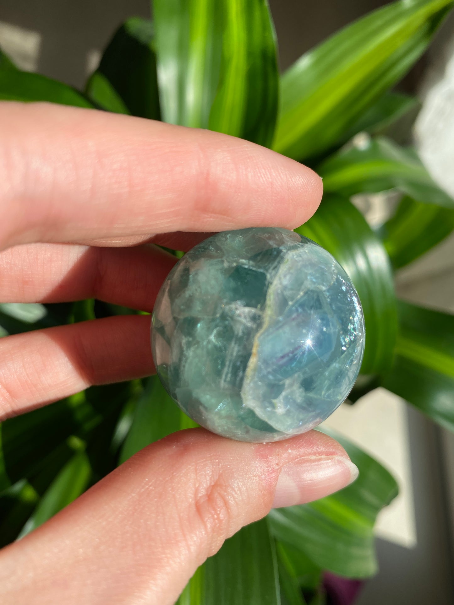 Sfera in fluorite 4 cm