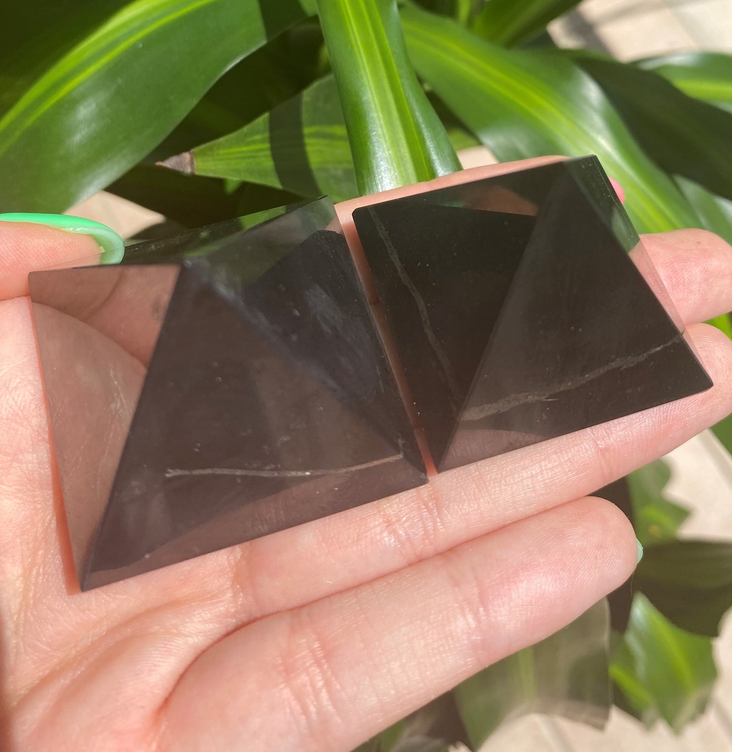 Piramide in Shungite